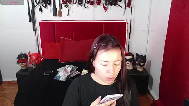 Unleash your urge for fetish cams livestreamers with our pick of steaming hot models, versed in the art of seduction and indulgence.