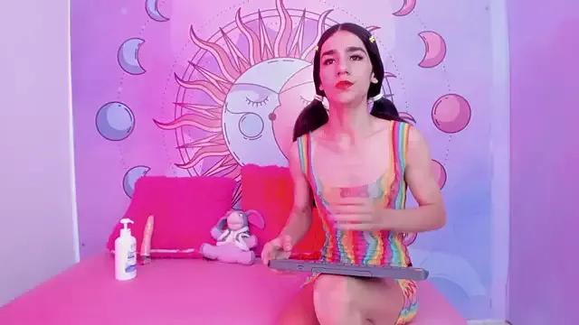Unleash your urge for fetish cams livestreamers with our pick of steaming hot models, versed in the art of seduction and indulgence.