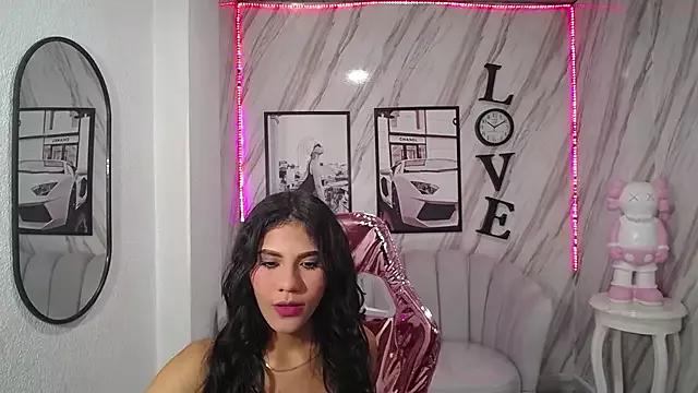 Unleash your urge for fetish cams livestreamers with our pick of steaming hot models, versed in the art of seduction and indulgence.