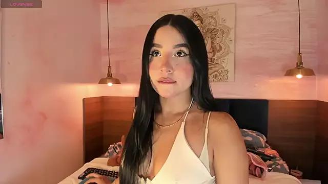 Mariana_sweetest from StripChat is Freechat