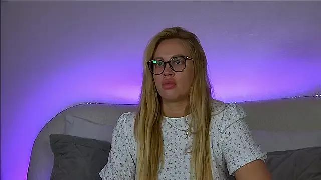 MariaNeumann from StripChat is Freechat
