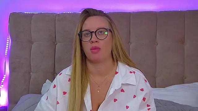 Unleash your urge for fetish cams livestreamers with our pick of steaming hot models, versed in the art of seduction and indulgence.