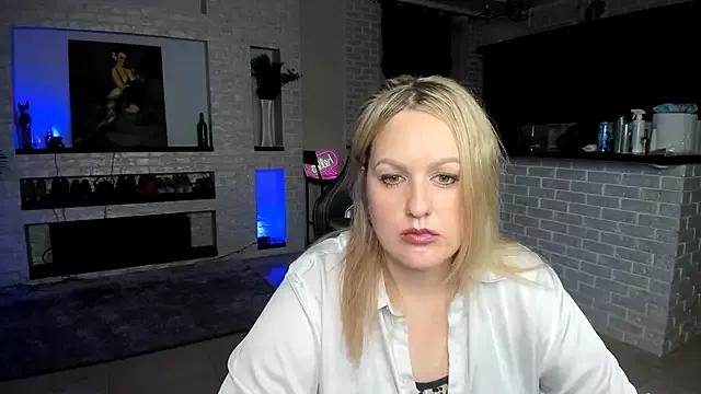 Unleash your urge for fetish cams livestreamers with our pick of steaming hot models, versed in the art of seduction and indulgence.