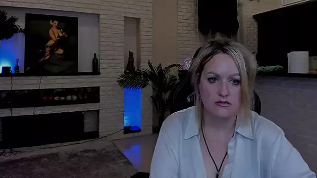 MariemLui from StripChat is Freechat