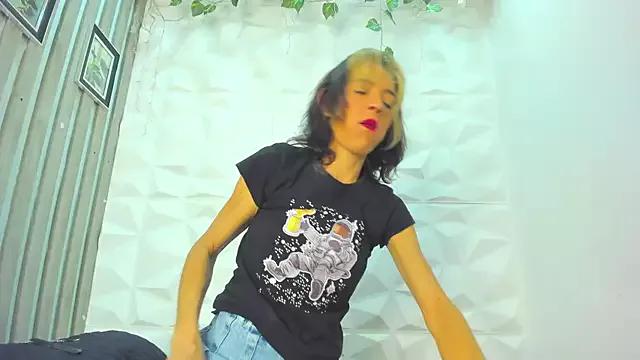 MarieMyller from StripChat is Freechat