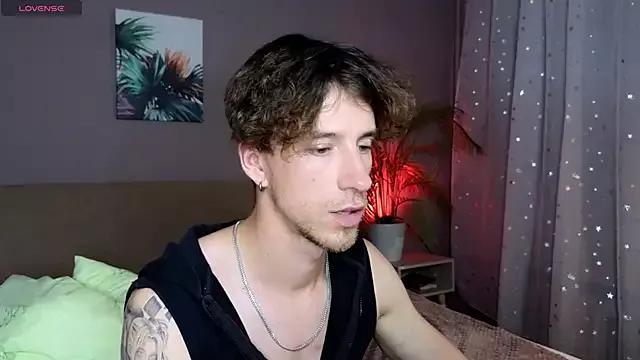 mark_caron from StripChat is Freechat