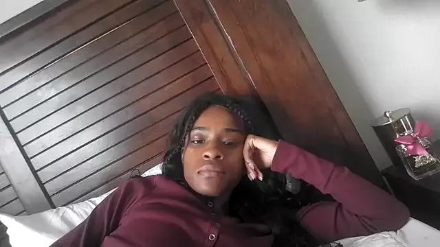 Marlowlovee from StripChat is Freechat