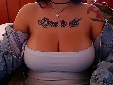 Martinahottyy from StripChat is Freechat