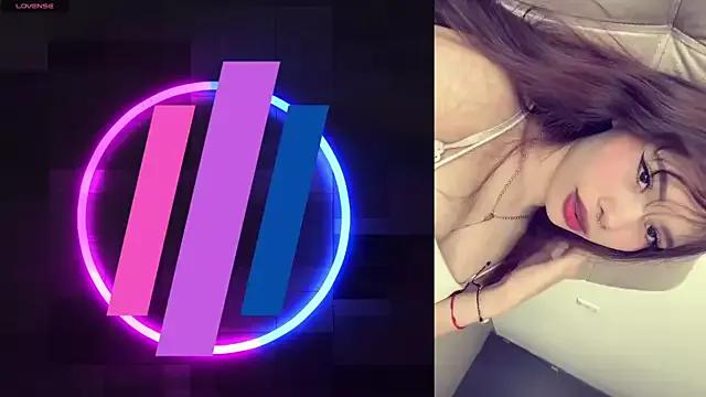 Marycollinsss from StripChat is Freechat