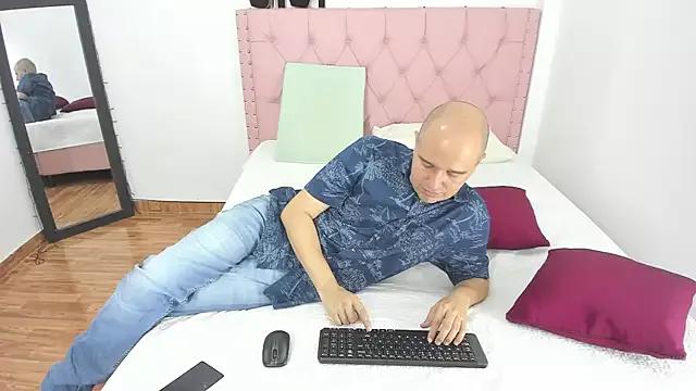 Unleash your urge for fetish cams livestreamers with our pick of steaming hot models, versed in the art of seduction and indulgence.