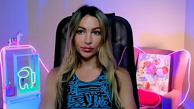 Unleash your urge for fetish cams livestreamers with our pick of steaming hot models, versed in the art of seduction and indulgence.