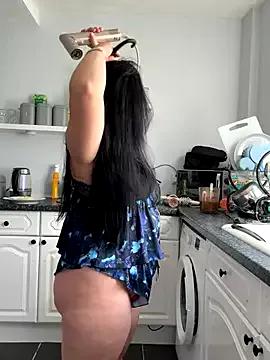 MaskedMollyxo from StripChat is Freechat