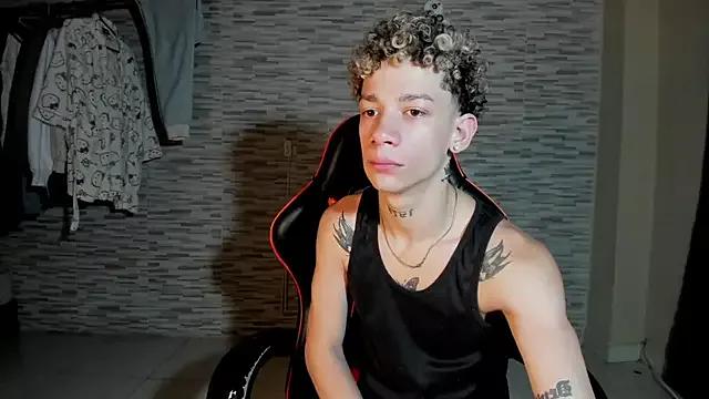 Unleash your urge for fetish cams livestreamers with our pick of steaming hot models, versed in the art of seduction and indulgence.