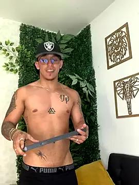 Unleash your urge for fetish cams livestreamers with our pick of steaming hot models, versed in the art of seduction and indulgence.