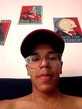 mattsummer from StripChat is Freechat