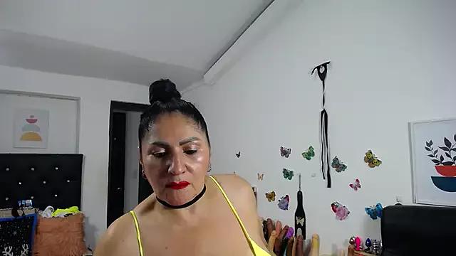 Unleash your urge for fetish cams livestreamers with our pick of steaming hot models, versed in the art of seduction and indulgence.