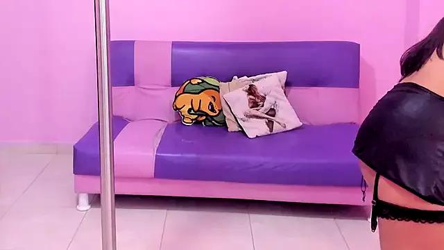 Unleash your urge for fetish cams livestreamers with our pick of steaming hot models, versed in the art of seduction and indulgence.