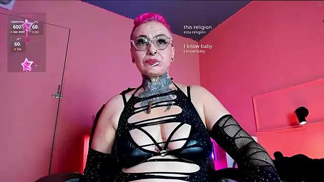 Unleash your urge for fetish cams livestreamers with our pick of steaming hot models, versed in the art of seduction and indulgence.