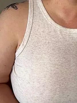Maya_R from StripChat is Freechat