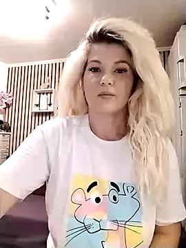 Mayaaaaaa_ from StripChat is Freechat