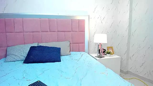 Unleash your urge for fetish cams livestreamers with our pick of steaming hot models, versed in the art of seduction and indulgence.