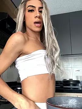 Unleash your urge for fetish cams livestreamers with our pick of steaming hot models, versed in the art of seduction and indulgence.