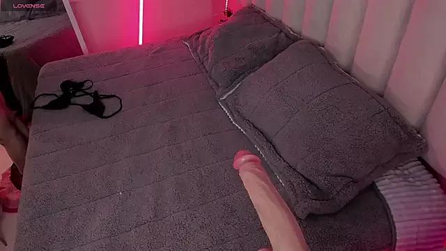 Unleash your urge for fetish cams livestreamers with our pick of steaming hot models, versed in the art of seduction and indulgence.