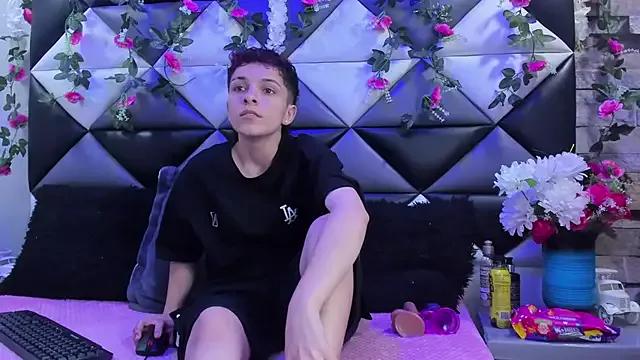 Unleash your urge for fetish cams livestreamers with our pick of steaming hot models, versed in the art of seduction and indulgence.