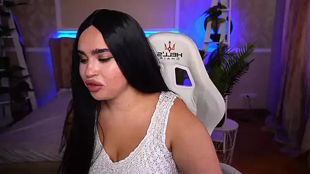 Unleash your urge for fetish cams livestreamers with our pick of steaming hot models, versed in the art of seduction and indulgence.
