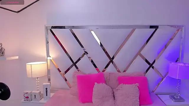 megann__up from StripChat is Freechat