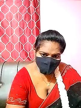 melina214 from StripChat is Freechat