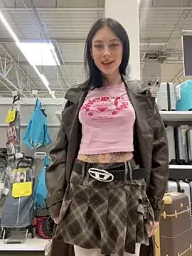 Unleash your urge for fetish cams livestreamers with our pick of steaming hot models, versed in the art of seduction and indulgence.