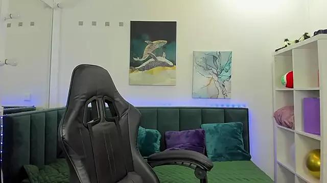 Unleash your urge for fetish cams livestreamers with our pick of steaming hot models, versed in the art of seduction and indulgence.