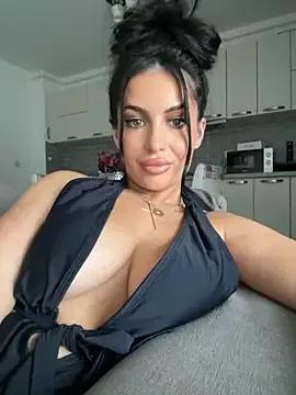 Unleash your urge for fetish cams livestreamers with our pick of steaming hot models, versed in the art of seduction and indulgence.