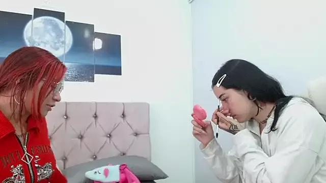meloddy_collins from StripChat is Freechat