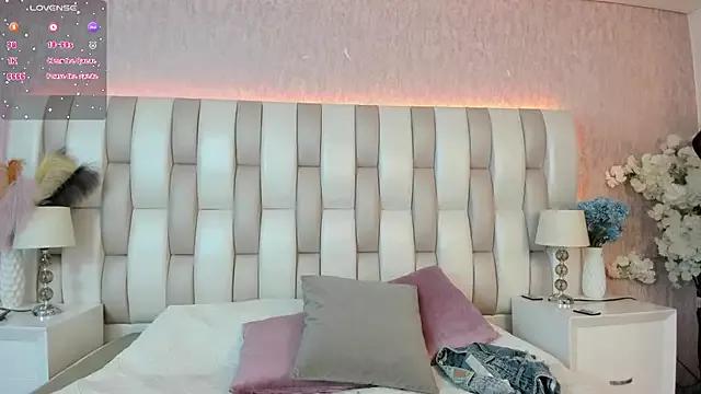 Melody_Ross_ from StripChat is Freechat