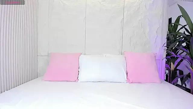 MelodyLeiton from StripChat is Freechat