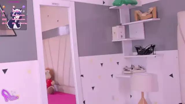 Mia-Angells from StripChat is Freechat