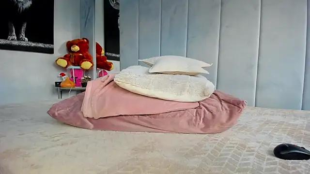 Unleash your urge for fetish cams livestreamers with our pick of steaming hot models, versed in the art of seduction and indulgence.