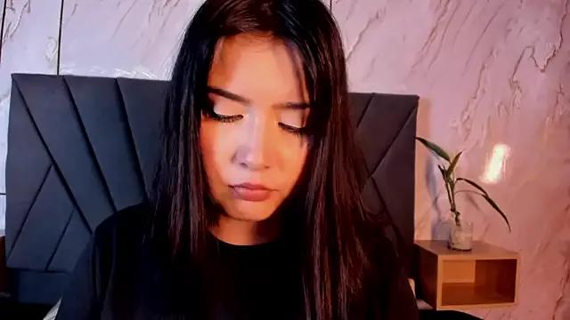 Mia_Woodss from StripChat is Freechat
