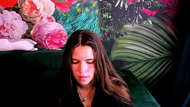 MiaMialani from StripChat is Freechat
