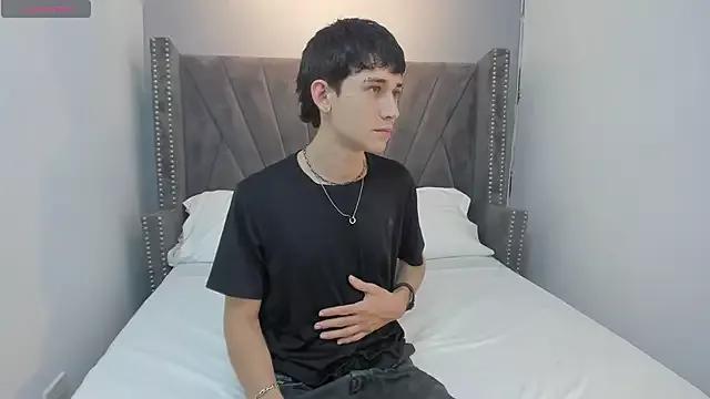 Michael_blue from StripChat is Freechat