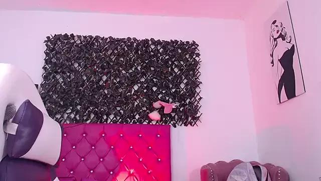 Unleash your urge for fetish cams livestreamers with our pick of steaming hot models, versed in the art of seduction and indulgence.
