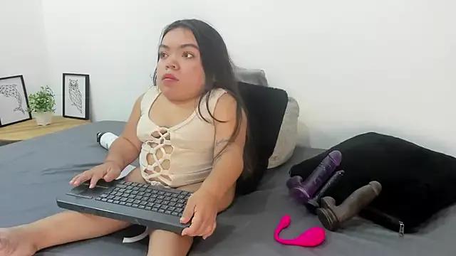 Michelle_Brooks from StripChat is Freechat