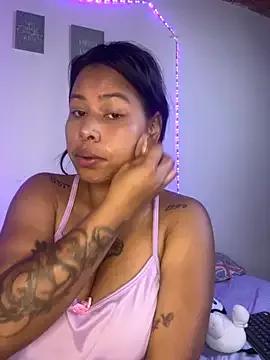 Michluxe_69 from StripChat is Freechat