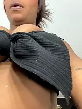 MiiaaCollinss from StripChat is Freechat