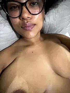 Photos of miiabrown18 from StripChat is Freechat