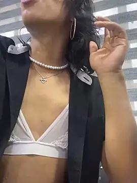 Unleash your urge for fetish cams livestreamers with our pick of steaming hot models, versed in the art of seduction and indulgence.