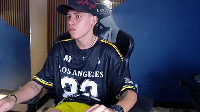 MikeBeneflek from StripChat is Freechat