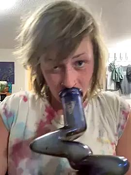 mikittyy from StripChat is Freechat